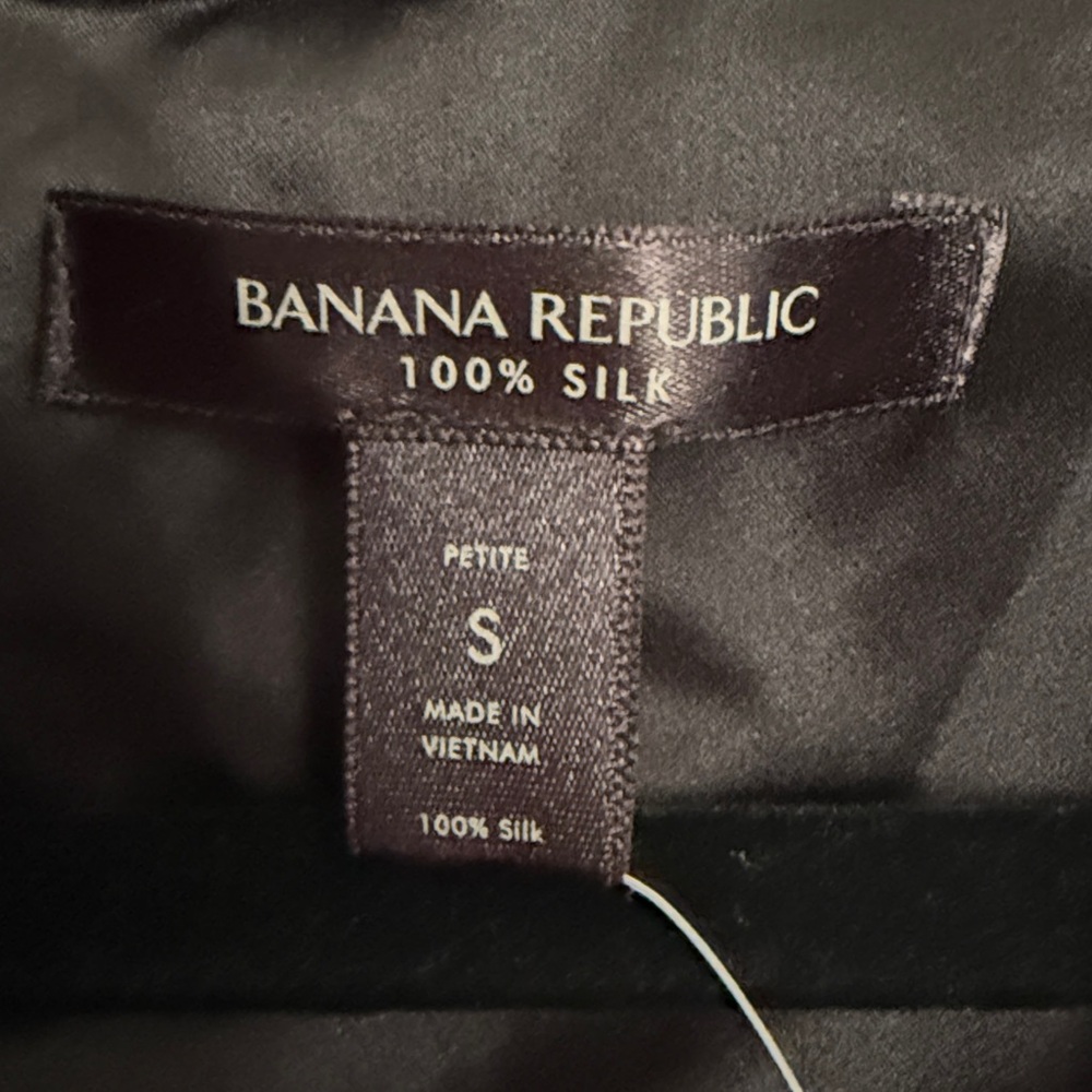 Banana Republic 100% Silk Black Cap Sleeve Quarter Button Blouse. Size SP - Picture 3 of 7